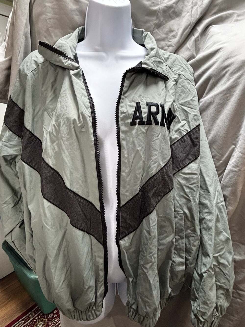 US Army IPFU Windbreaker Jacket, Gray, Size Large